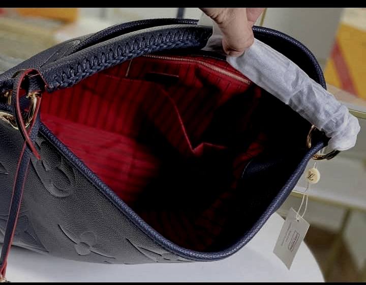 Louis Vuitton Grand Palais MM Handtasche aus Monogram Empreinte Leder Schwarz