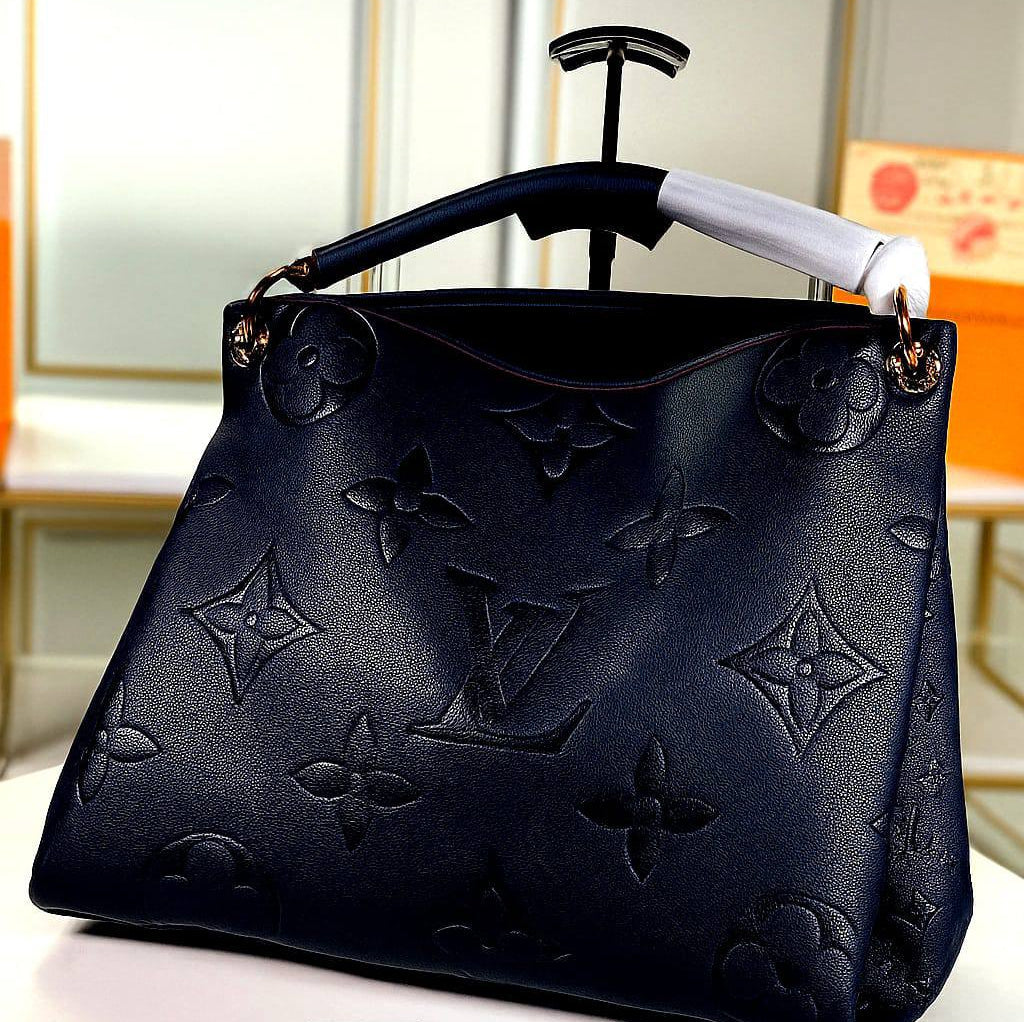 Louis Vuitton Grand Palais MM Handtasche aus Monogram Empreinte Leder Schwarz